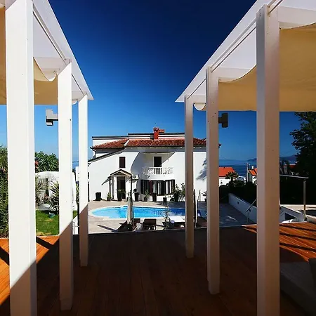 Garden With The Swimming Pool - 1 *