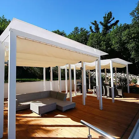 Garden With The Swimming Pool - 1 Apartment Opatija