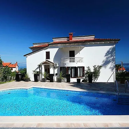 Garden With The Swimming Pool - 1 Apartment Opatija