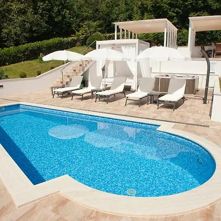 Garden With The Swimming Pool - 1 Opatija
