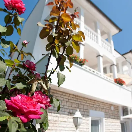 Apartment Garden With The Swimming Pool - 1 Opatija